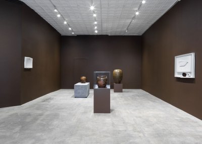 A Work Gifted to David Drake’s Descendants Is the Star of Theaster Gates’s Powerful Gagosian Show